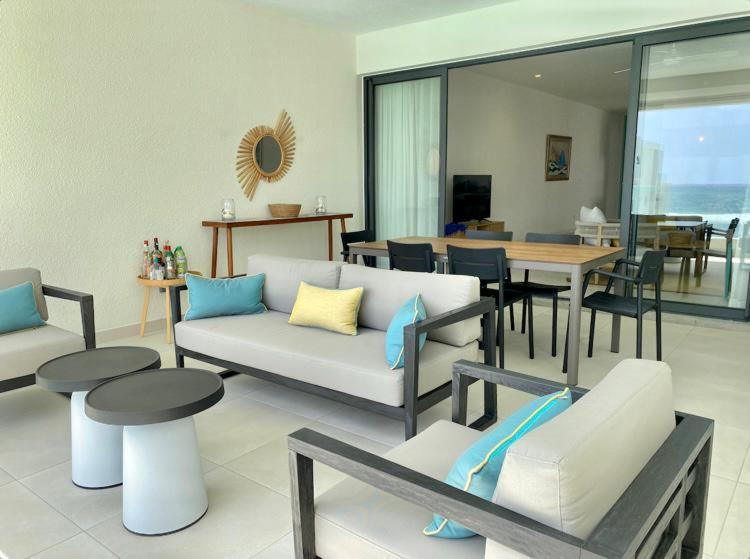 East Coast Beachfront Luxury - Eastern Blue Apartments Poste Lafayette Exteriör bild